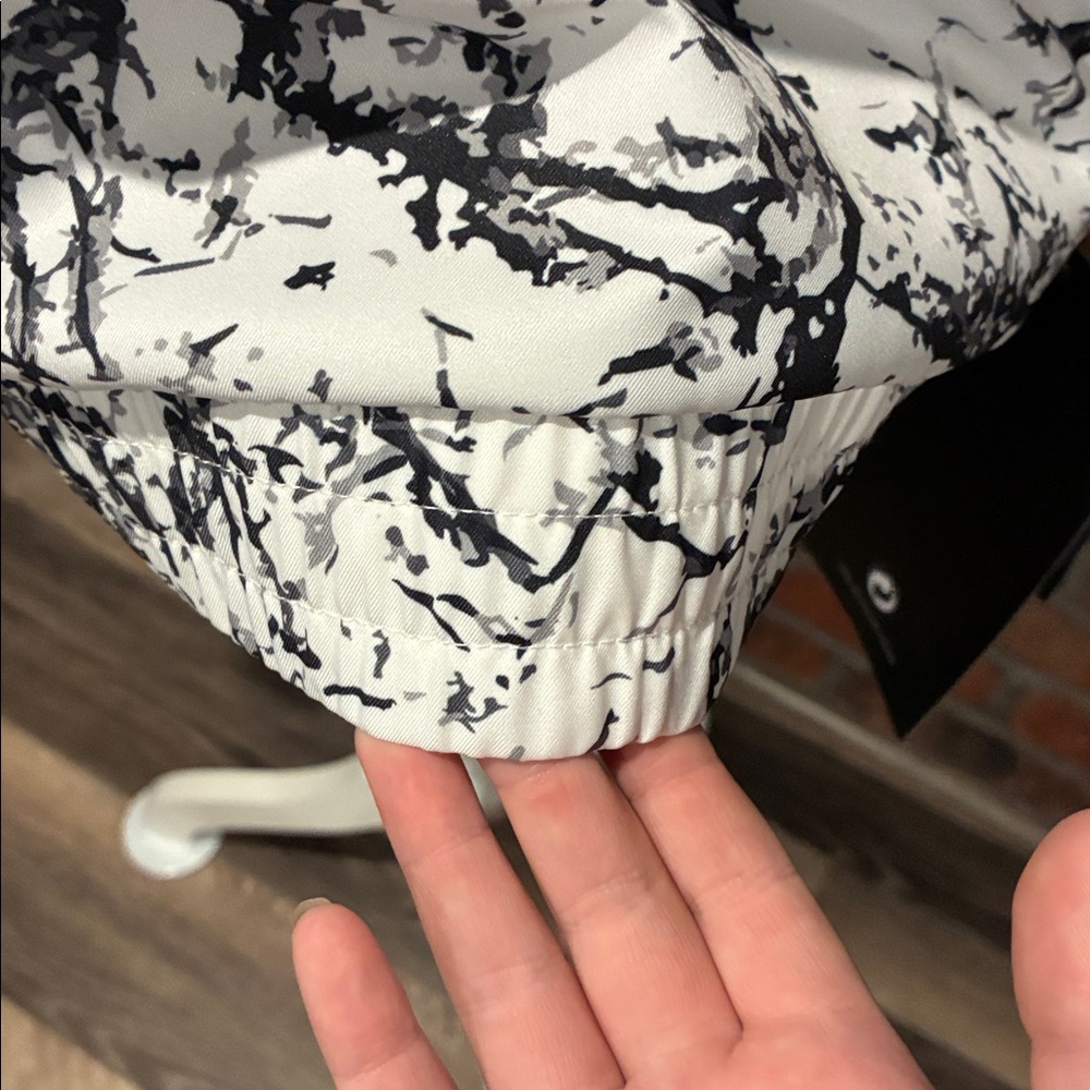 New with tags Otemper pullover ski hoodie. White & Black Marble Print. Size S. - Picture 6 of 11